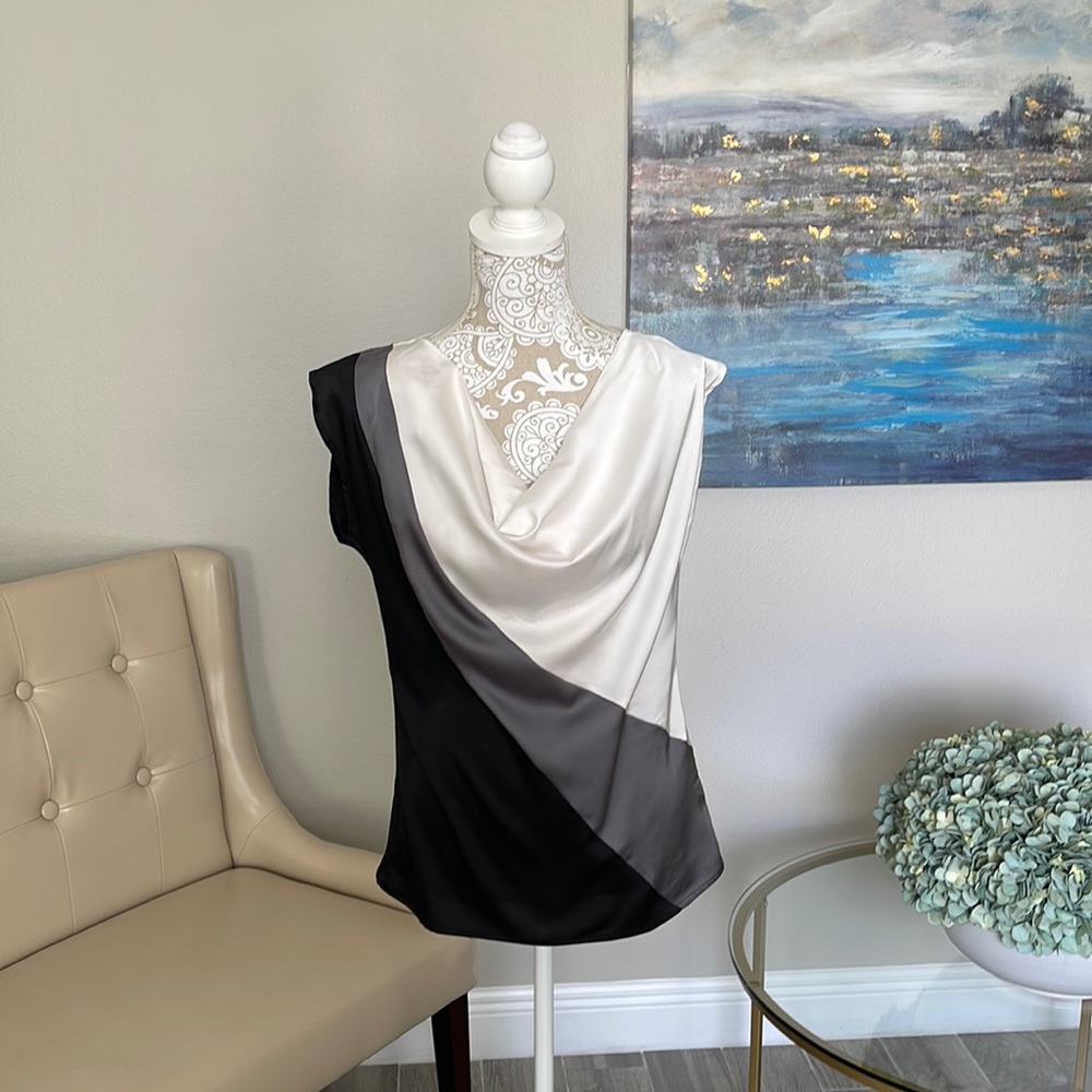 New York & Company Blouse. Color block black, gray and white. Size XS. NWT
